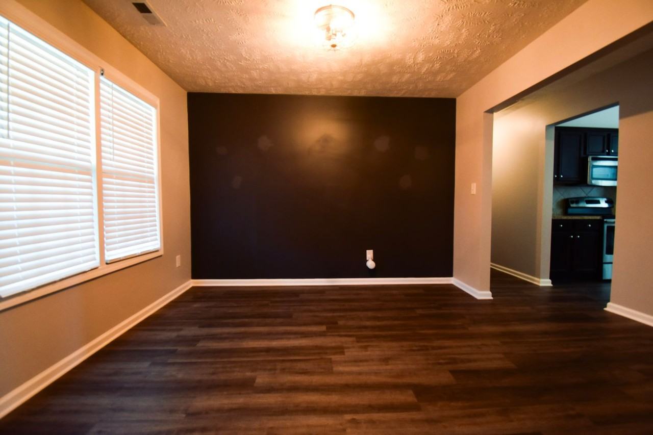 494 Hogart Street - Photo 3 of 23