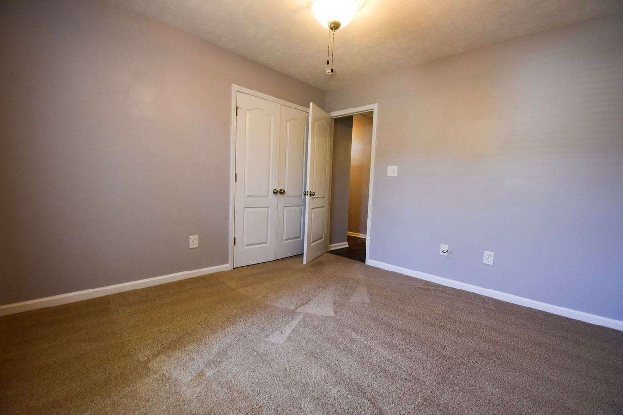 494 Hogart Street - Photo 6 of 23