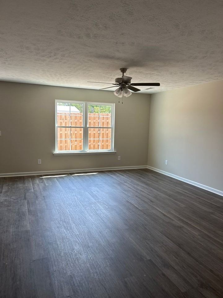 19 Timber Cir - Photo 3 of 9