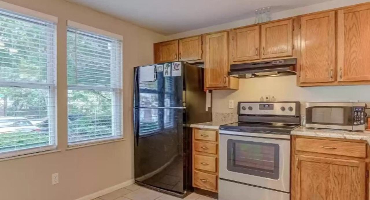 7803 Stephanie Ln - Photo 3 of 8