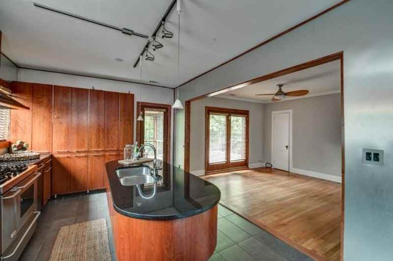 866 Moreland Ave Se #1 - Photo 2 of 19