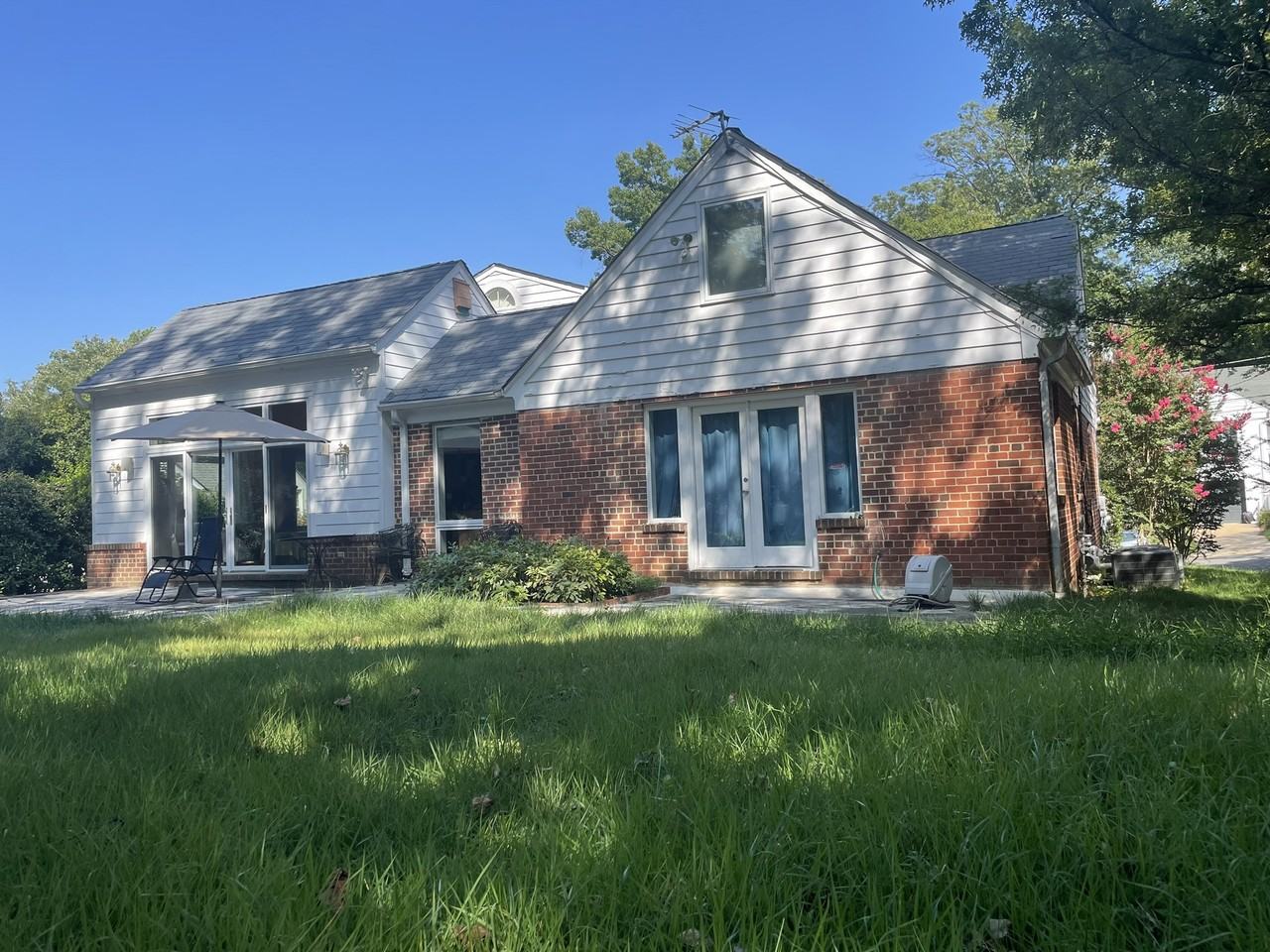 2354 King Pl Nw #NA - Photo 2 of 25