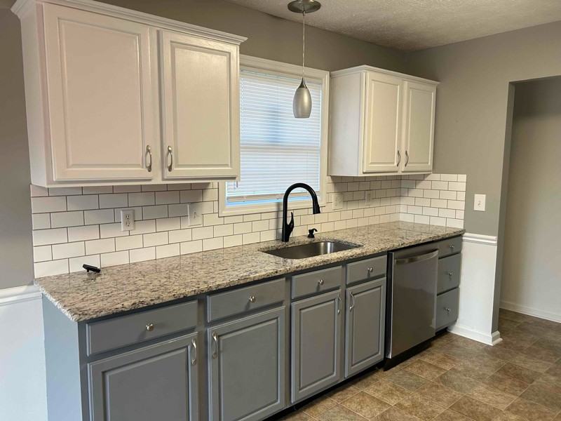 504 Elleigh Way - Photo 3 of 16