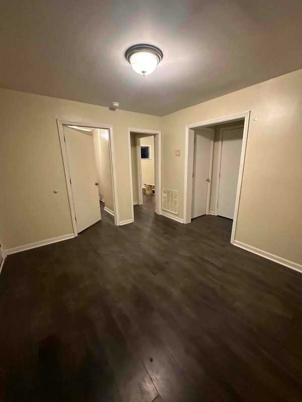 4881 Pine St - Photo 2 of 9