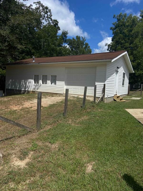 202 James Loop - Photo 3 of 20