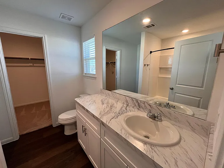 25829 Hedgerow Dr - Photo 5 of 21