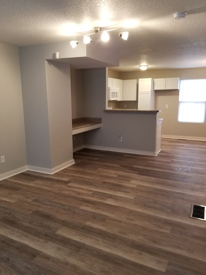 Harbortown Villas - Photo 4 of 4