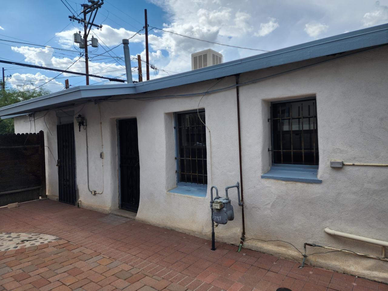 620 North Hoff Avenue - Photo 3 of 6