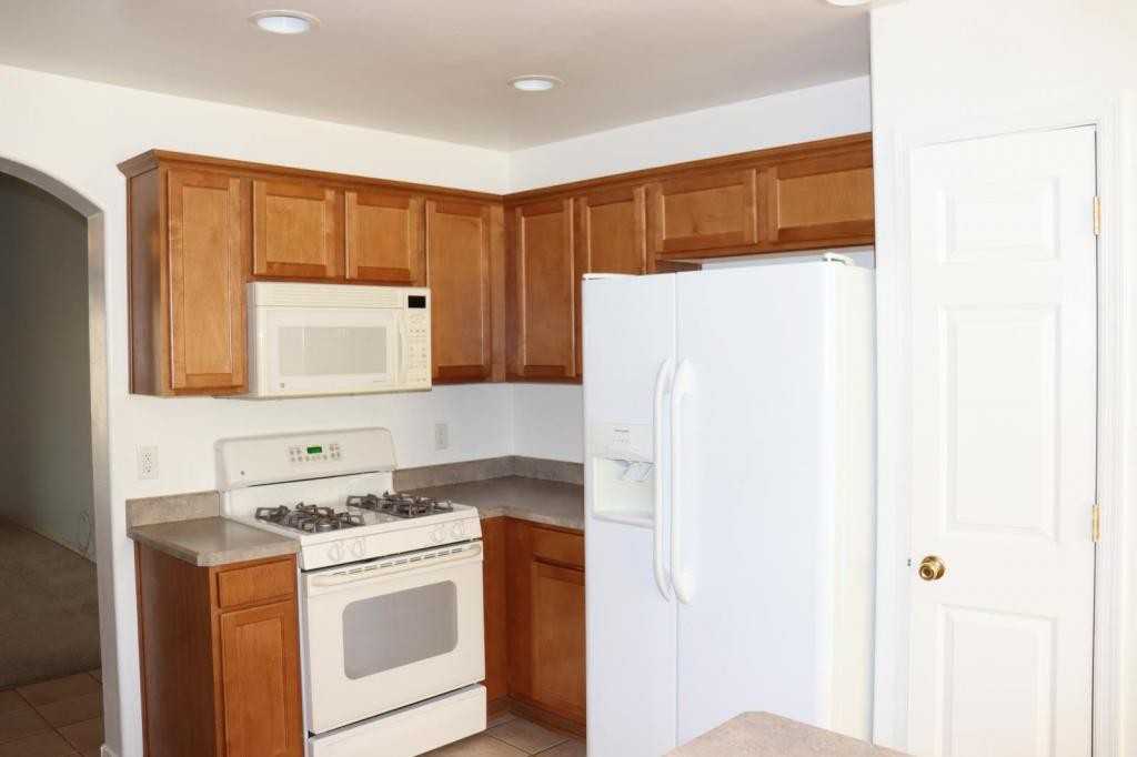 543 South Sweet Ridge Drive - Photo 2 of 9