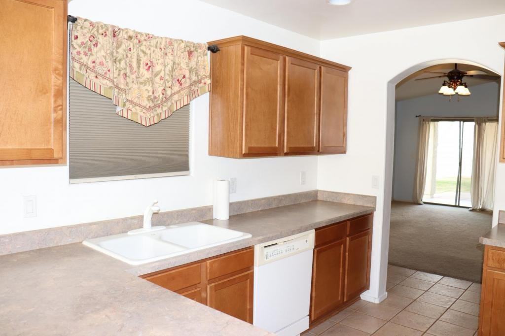 543 South Sweet Ridge Drive - Photo 3 of 9