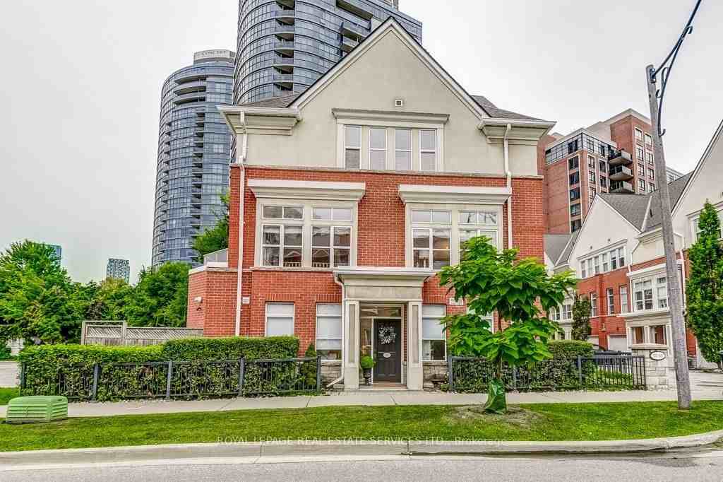 Kipling Ave & Dundas St, Toronto, ON M9A 5H1 3 Bedroom Apartment for