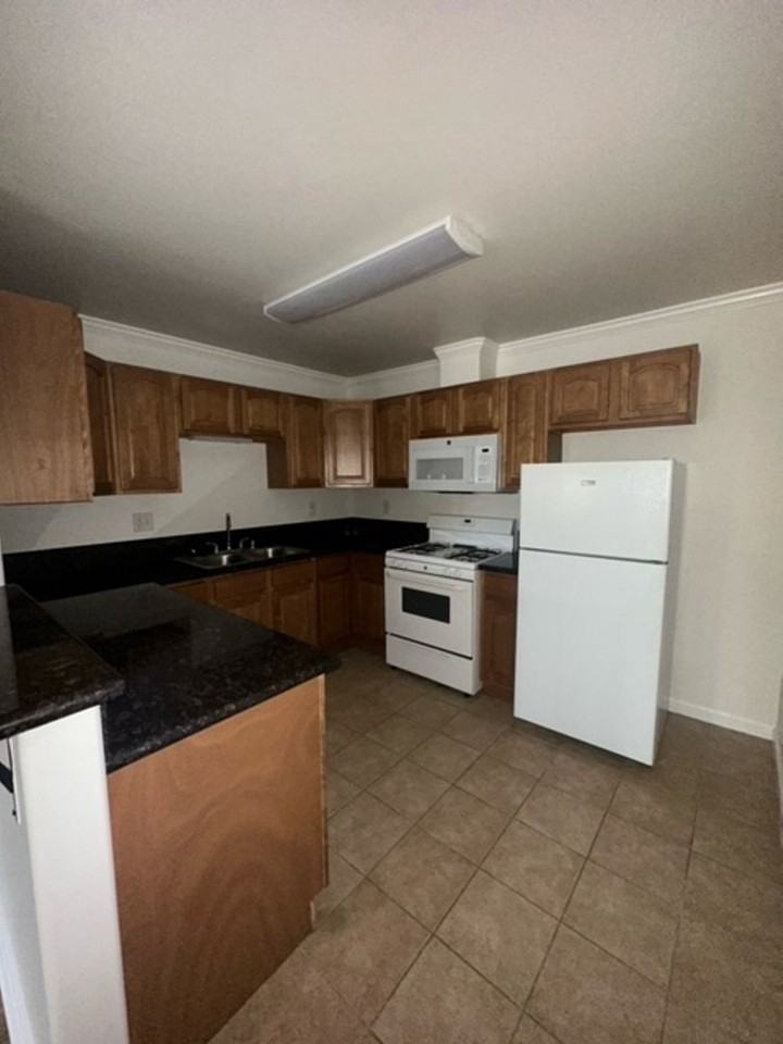 Loma Village Apartments - Photo 3 of 22