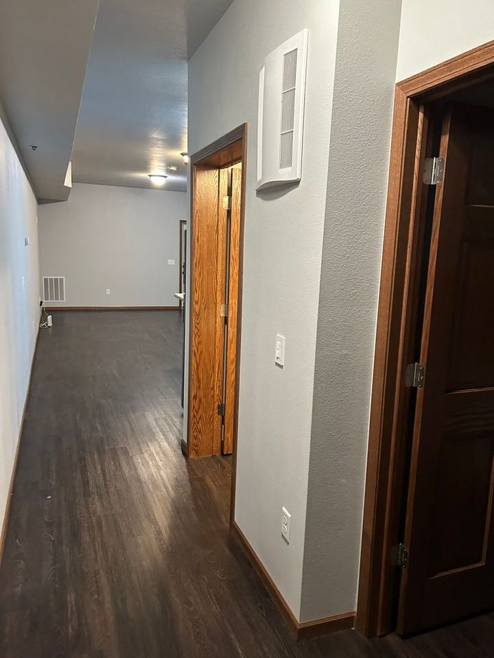 Welco West Apartments - Photo 4 of 31