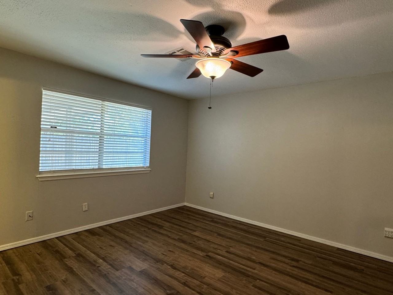 2306 Nw 75th St - Photo 6 of 13