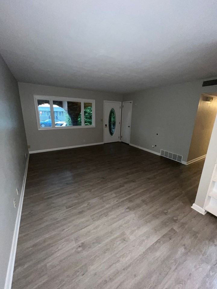 2414 Cruz Dr - Photo 7 of 30