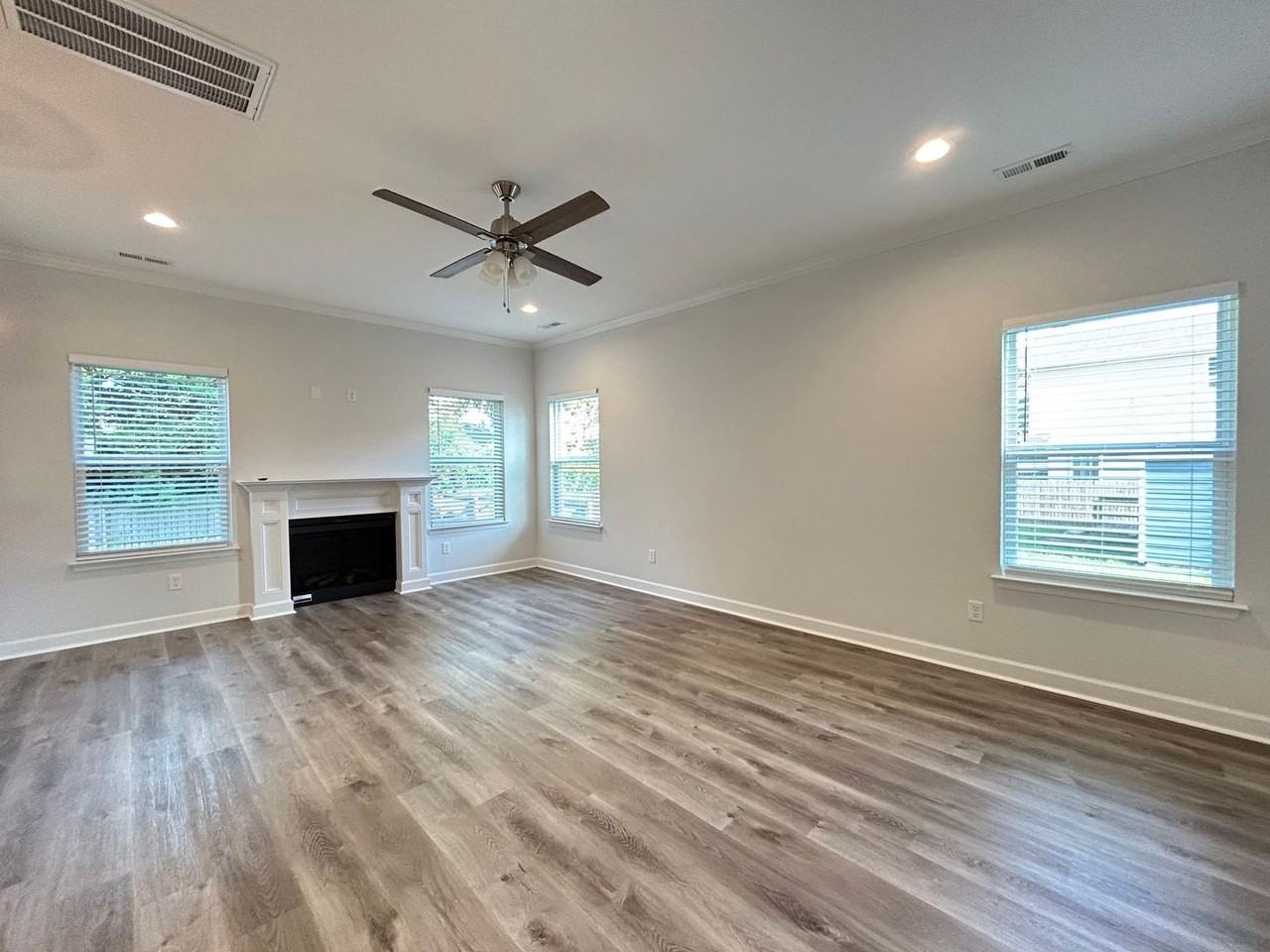 731 Childs Ave - Photo 3 of 29