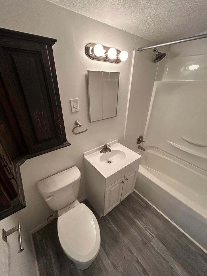 11301 Herrick Ave - Photo 7 of 14