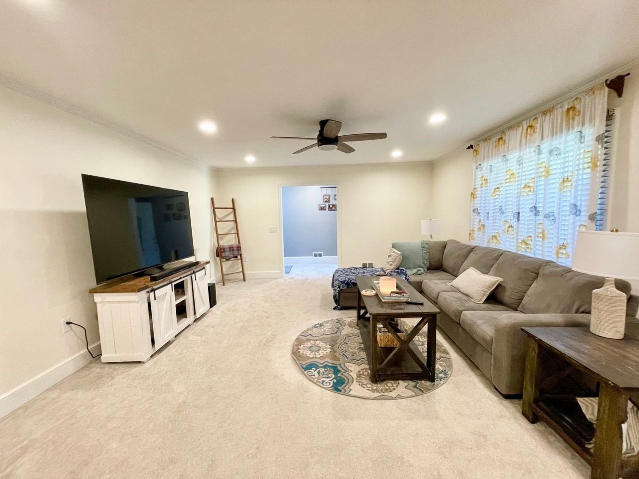 6412 Grosse Point Dr - Photo 4 of 21