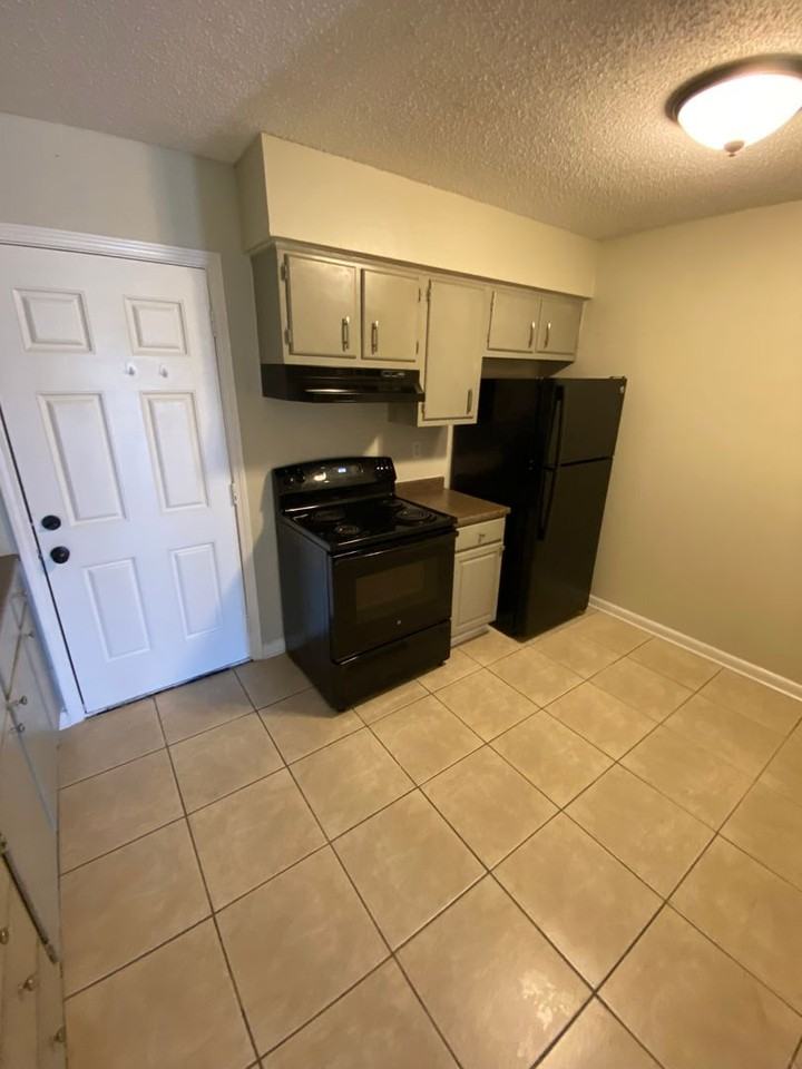 Belle Terre Apartments - Photo 3 of 7