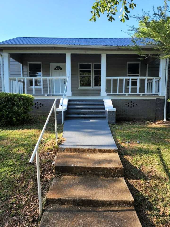 109 Glenn St - Photo 3 of 19