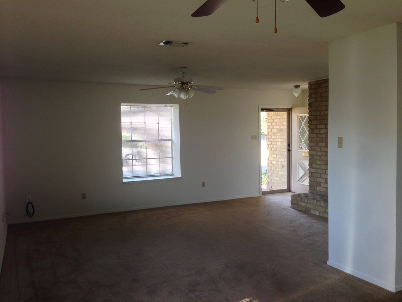 5718 Wilshire Dr - Photo 3 of 10