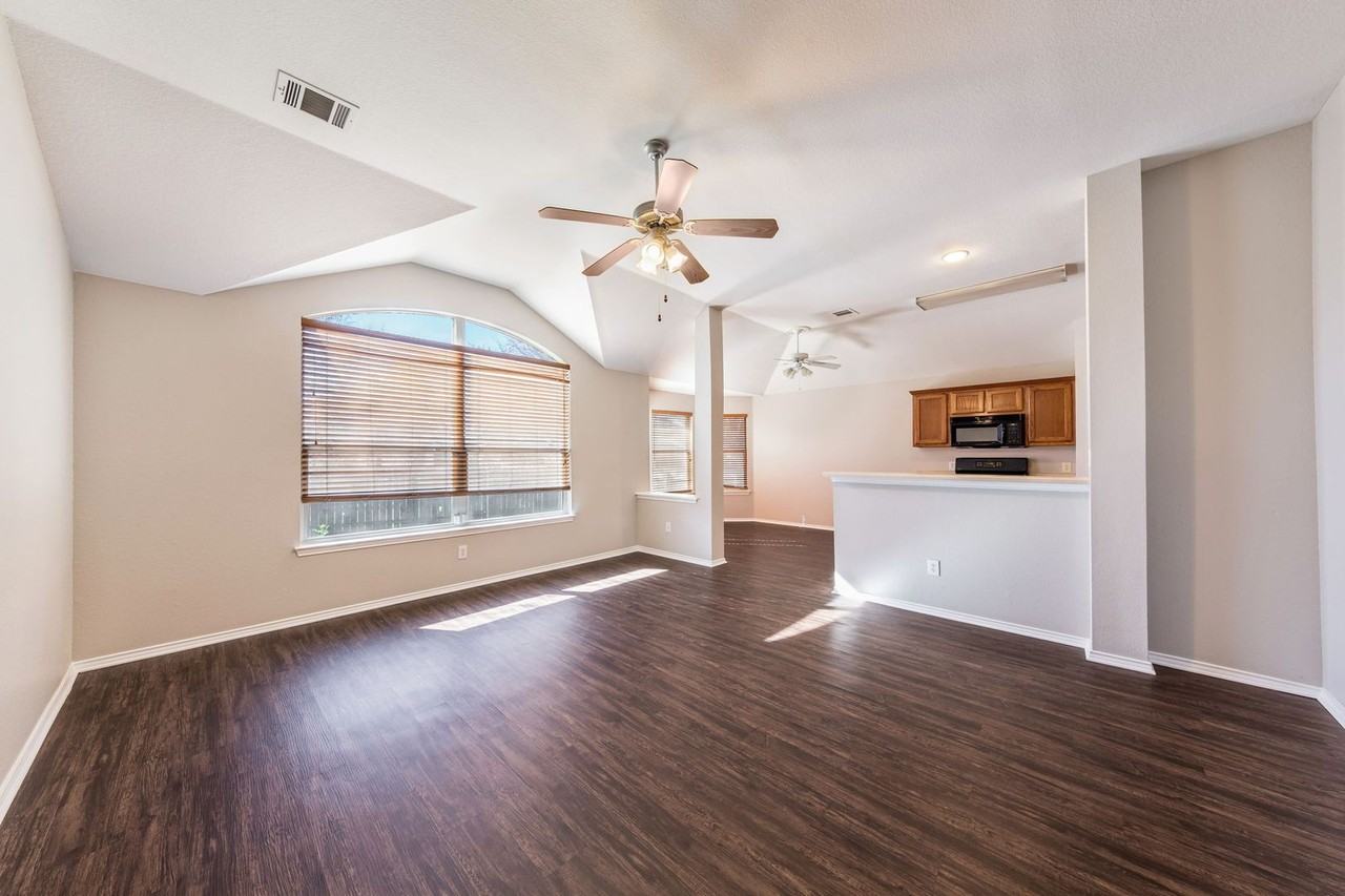 11908 Battle Bridge Dr - Photo 3 of 19