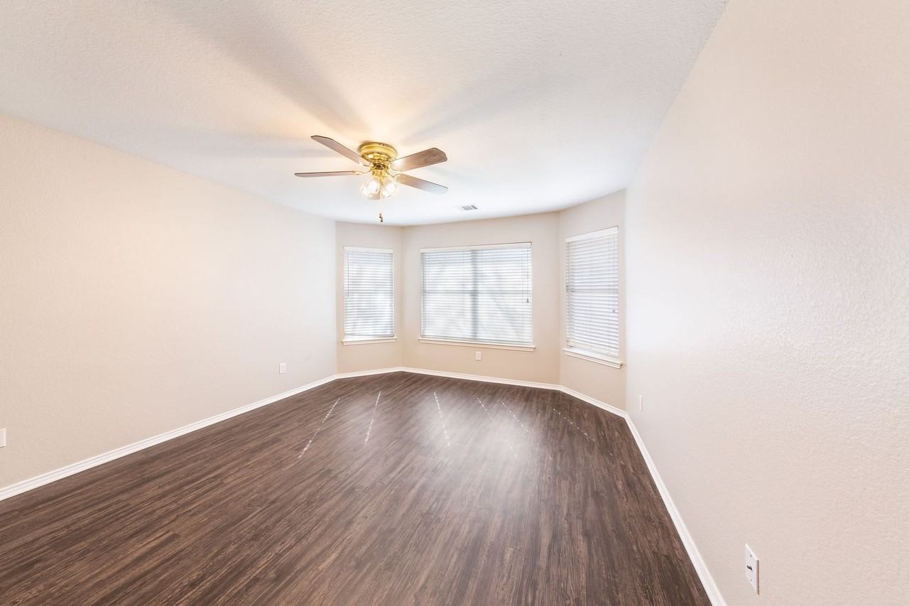 11908 Battle Bridge Dr - Photo 7 of 19