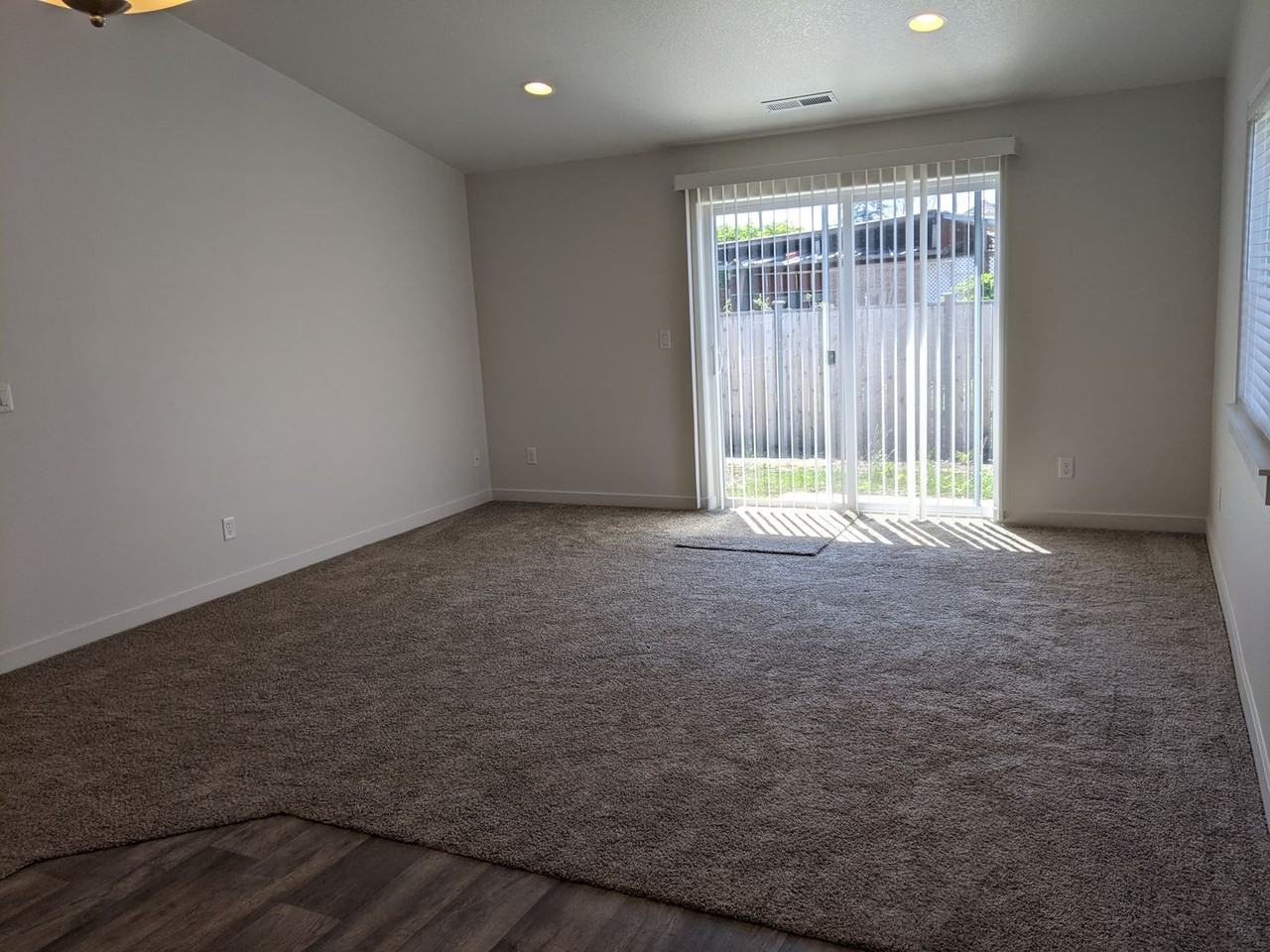 1540 7th St - Photo 3 of 15