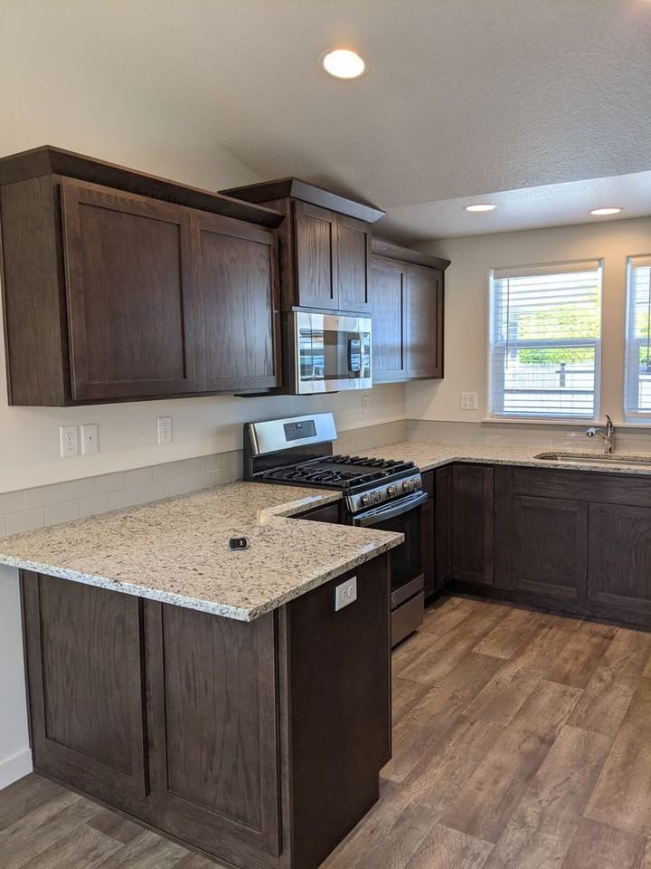 1540 7th St - Photo 6 of 15