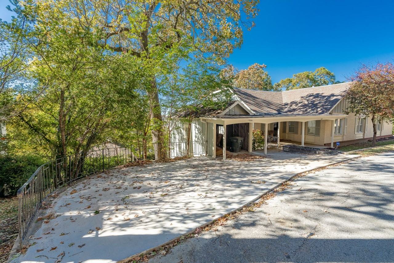 109 Skyline Drive - Photo 4 of 50