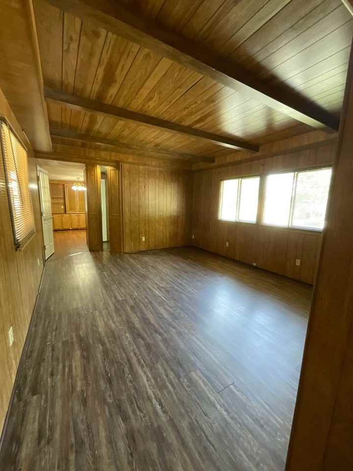 602 Douglas St - Photo 3 of 16