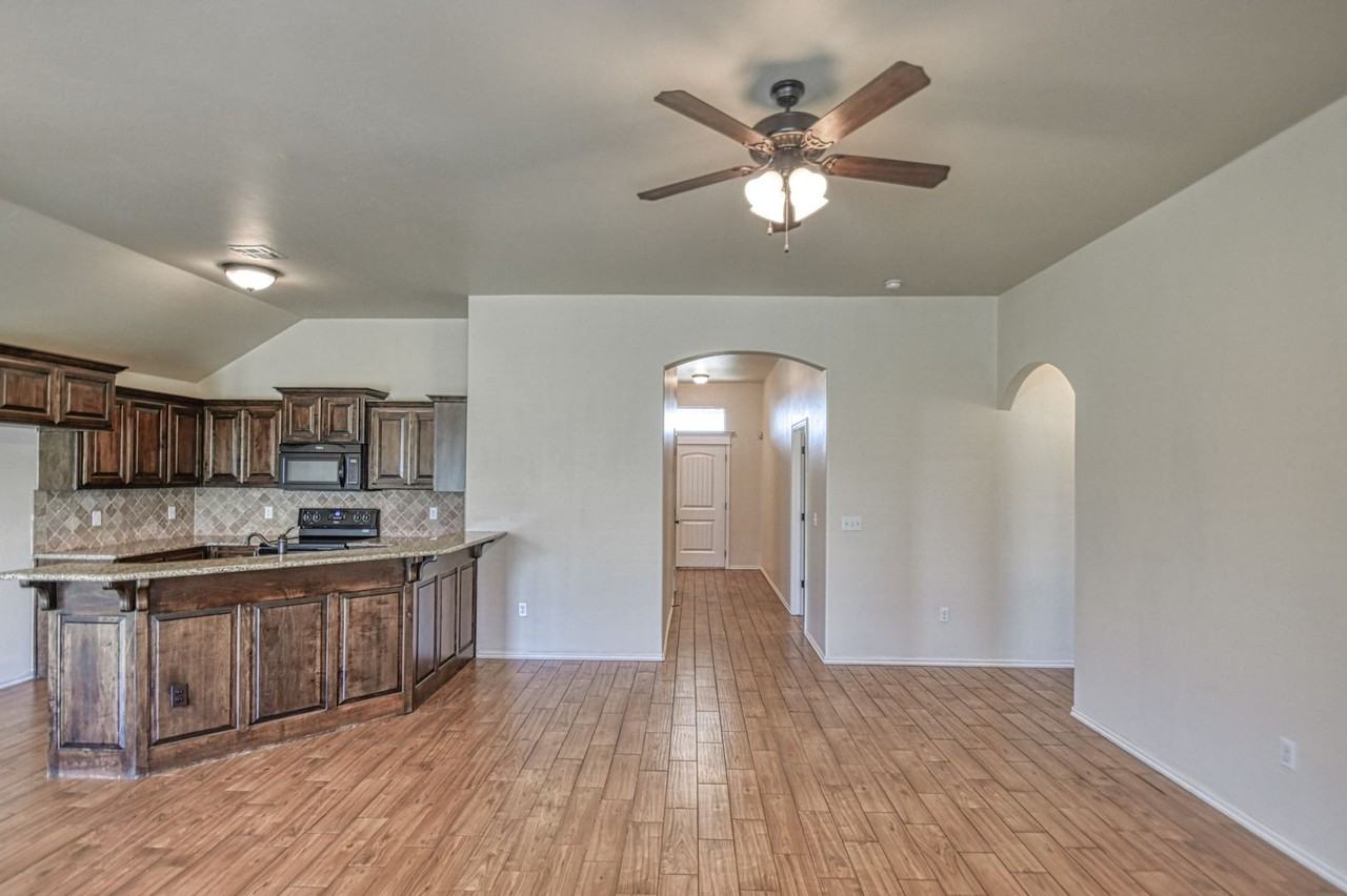 11141 Sw 39th Ct - Photo 7 of 28
