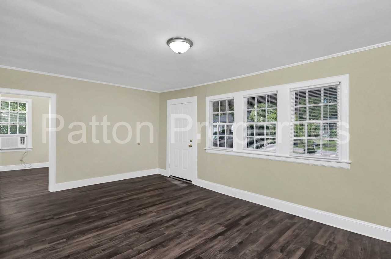 1738 Columbia College Dr - Photo 3 of 17