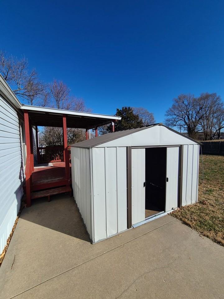 144 Castle St - Photo 3 of 11