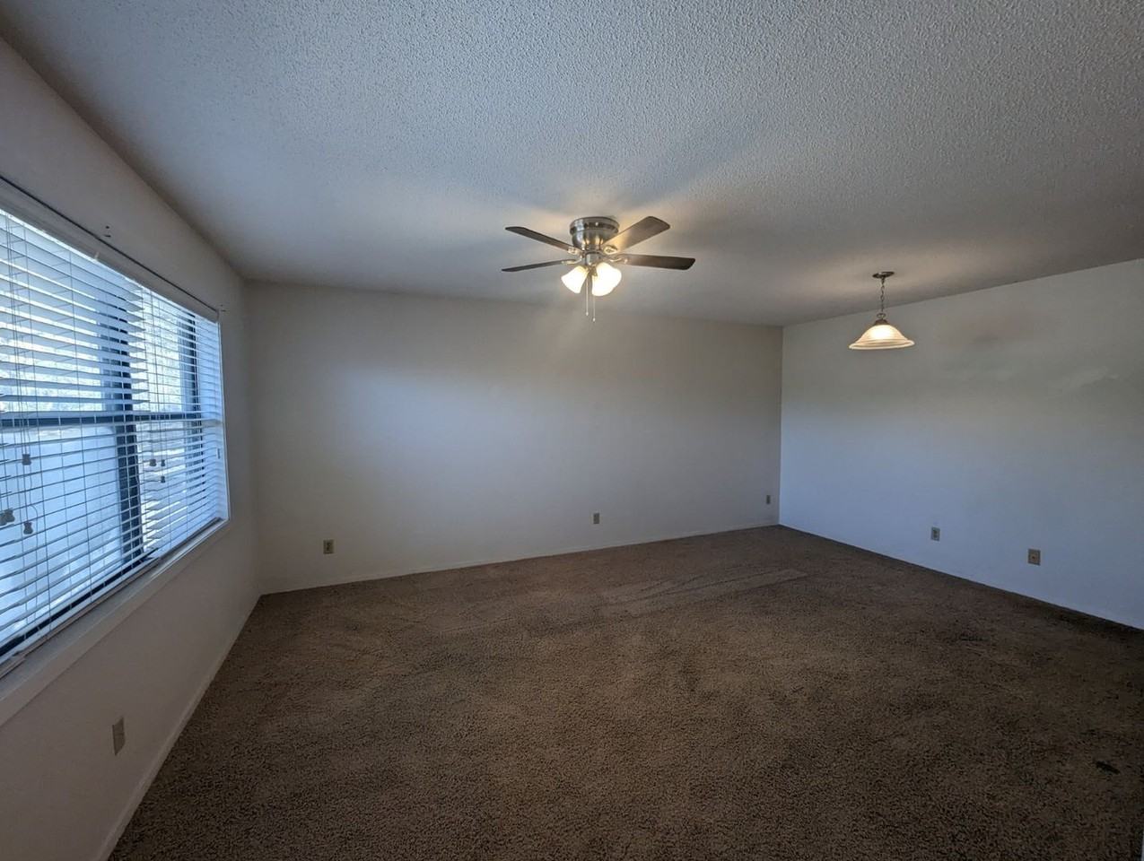 1520 E Boswell St - Photo 3 of 8
