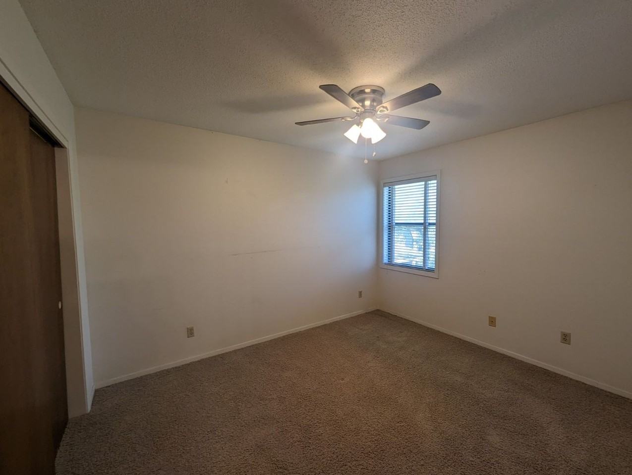 1520 E Boswell St - Photo 5 of 8