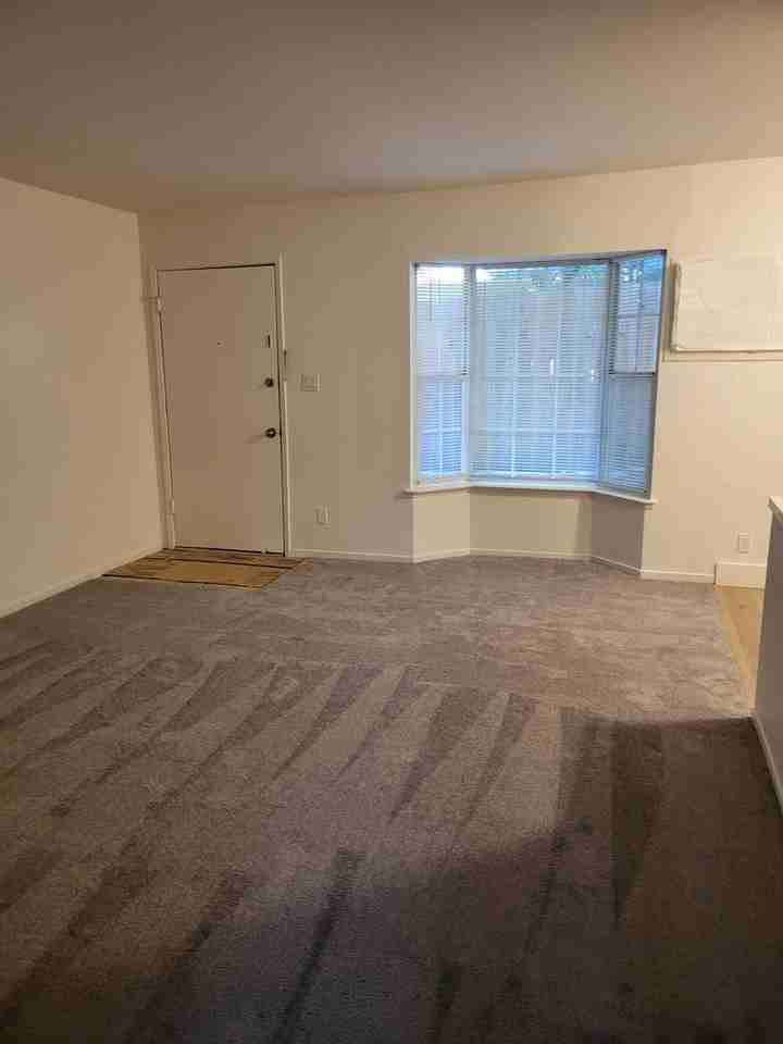 50 Foster St - Photo 7 of 13
