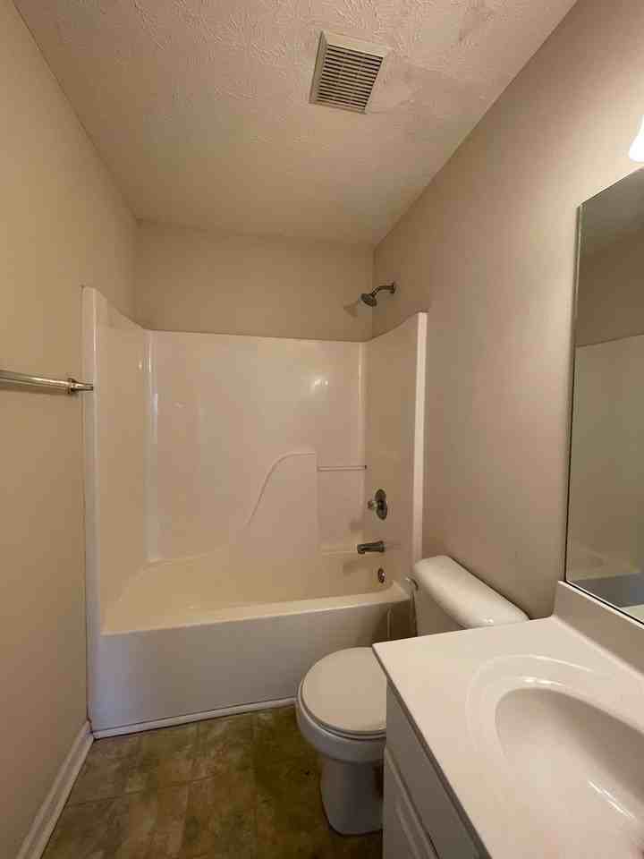 254/252 AW - Photo 2 of 5