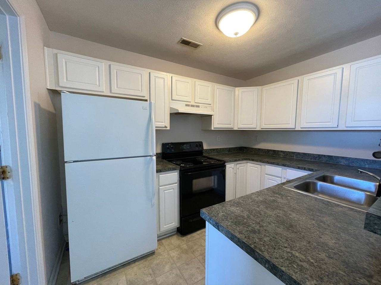 254/252 AW - Photo 3 of 5