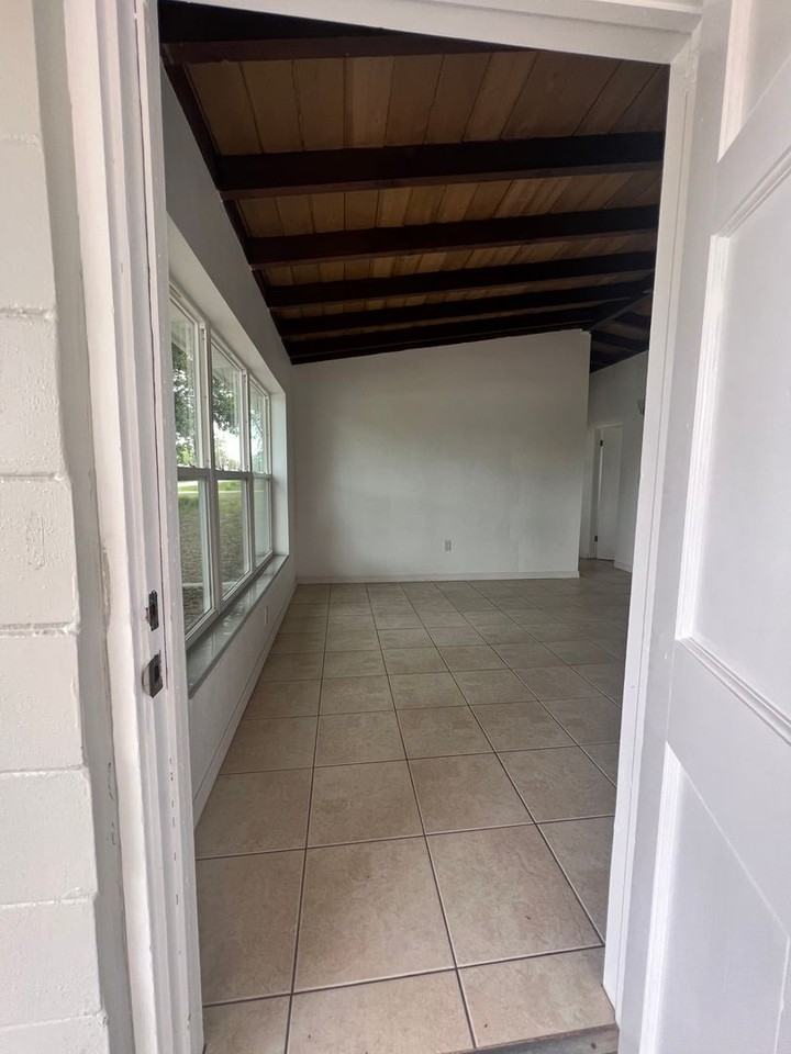 32 Mountain Dr - Photo 2 of 10