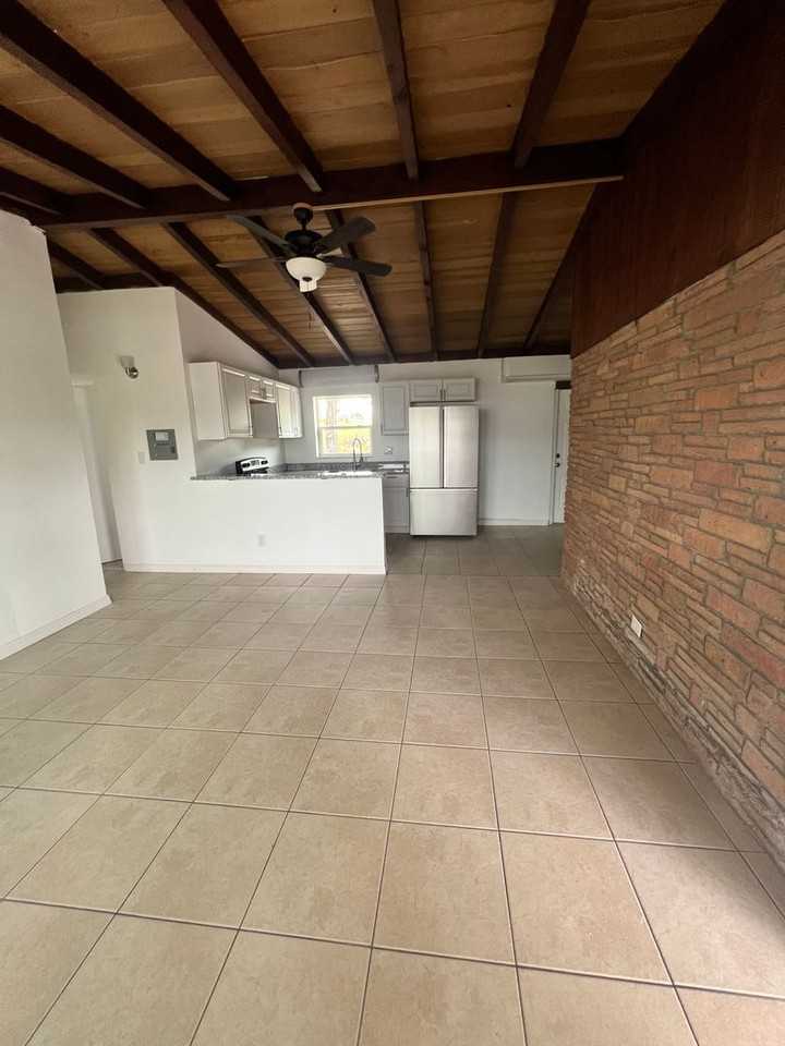 32 Mountain Dr - Photo 3 of 10