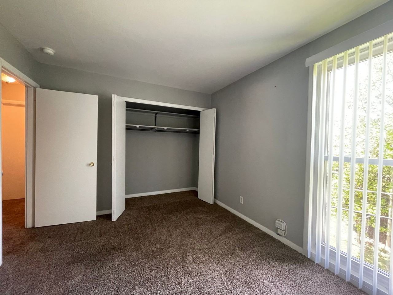 313/315 Moundale - Photo 2 of 8