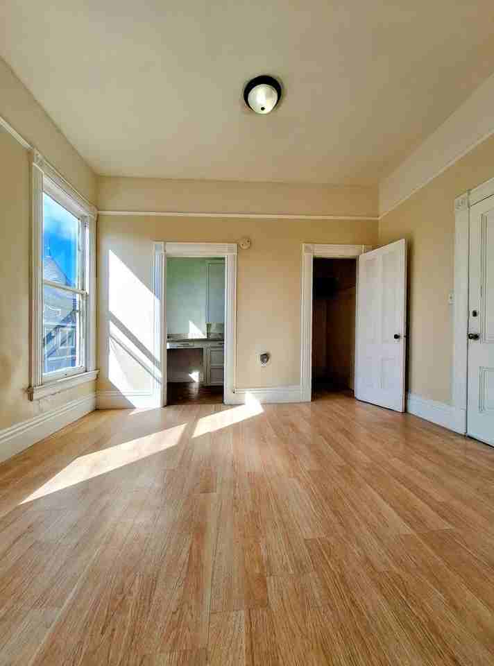 30 S 8th St #7 - Photo 2 of 14