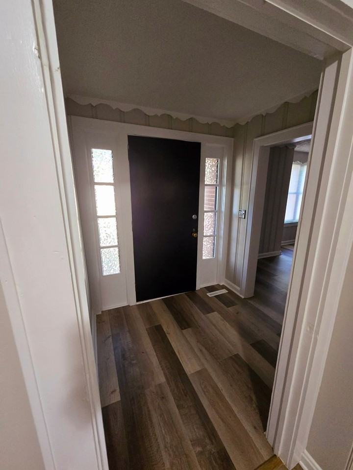 1237 Fairview Dr - Photo 3 of 21