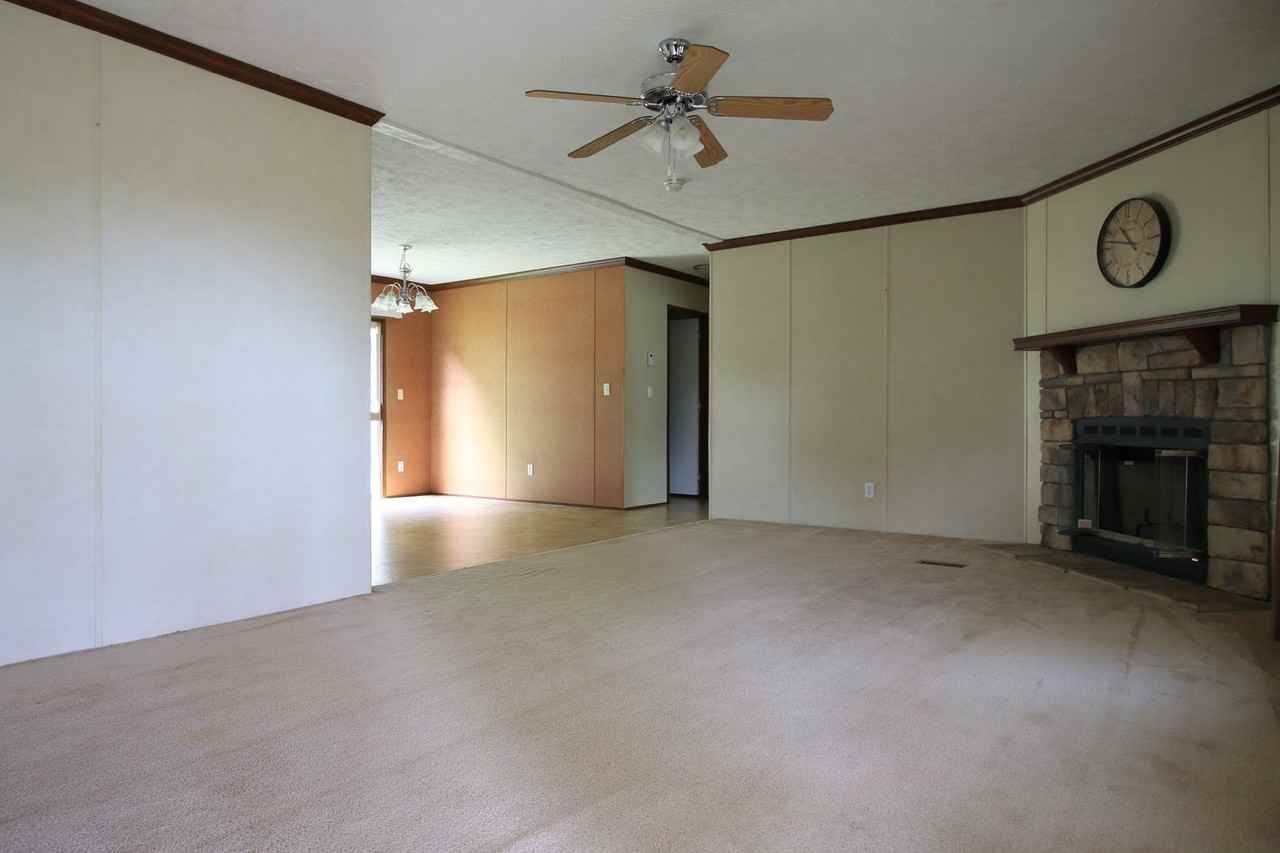 15 Deer Valley Rd - Photo 2 of 12