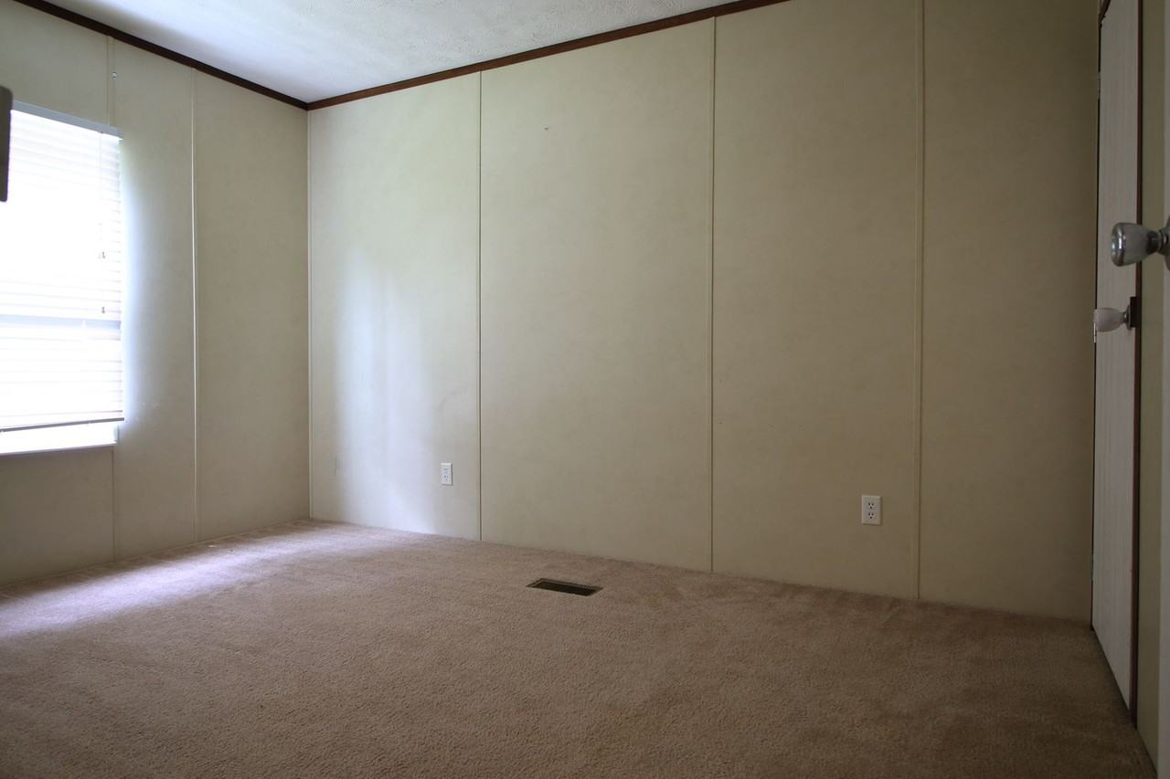 15 Deer Valley Rd - Photo 4 of 12