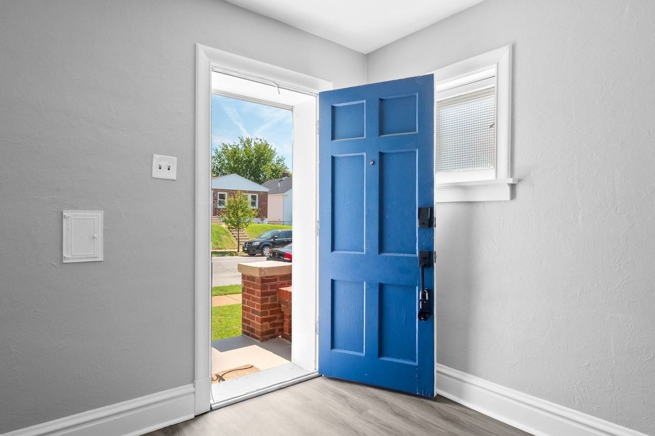 3459 Macklind Ave - Photo 2 of 33