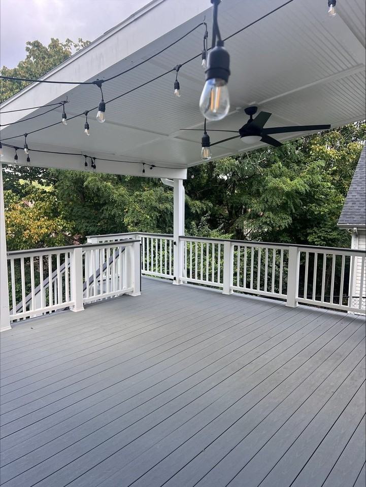 3221 E Lake Dr - Photo 2 of 8