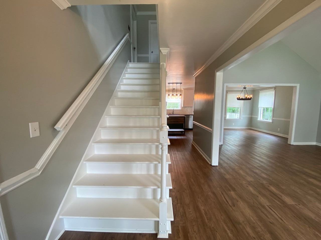 3221 E Lake Dr - Photo 3 of 8