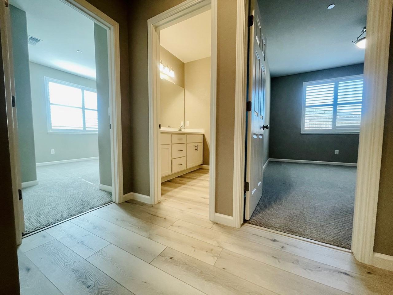 6101 Airedale Way - Photo 3 of 16